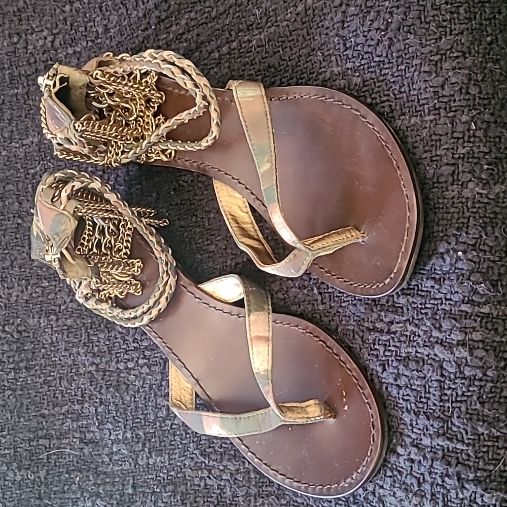 Zigi girl sandal/slipper size 10
